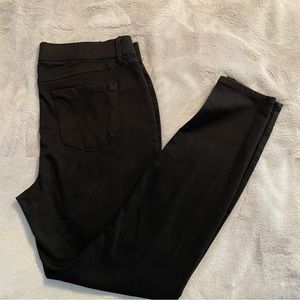 Lauren Conrad black jeggings size 16.
